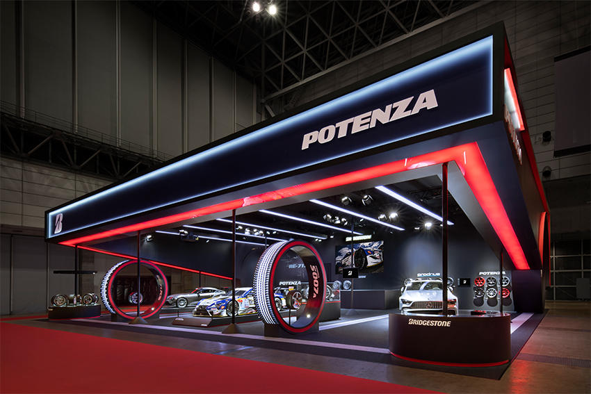 プレスカンファレンスで「POTENZA RE-71RS」を発表