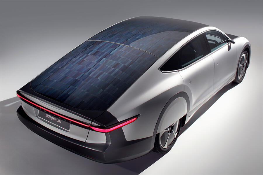 太陽光発電型電気自動車「Lightyear One」（ライトイヤー ワン）