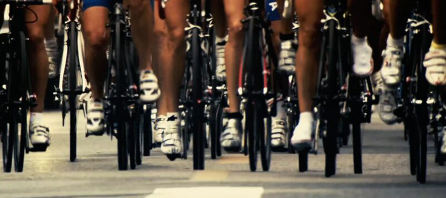 東京1964オリンピック 自転車ロードレース史上類を見ない、ゴール直前の大混戦 | CHASE YOUR DREAM | 株式会社ブリヂストン