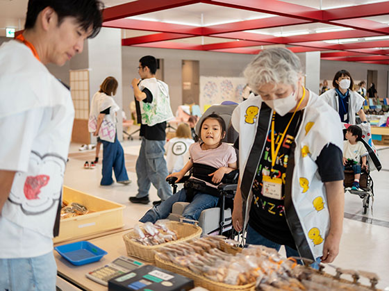 福祉作業所によるお菓子の販売