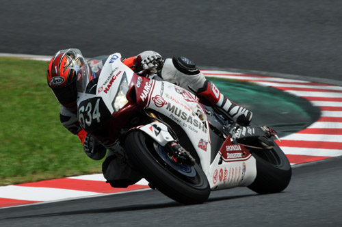 2014年レースに優勝した「MuSASHi　RT HARC-PRO】